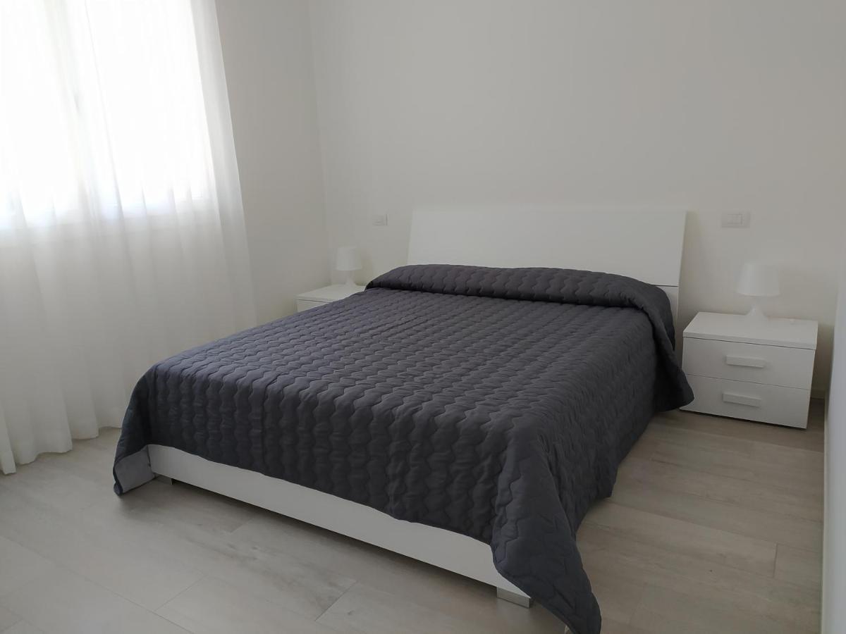 Jesolo Appartamenti F2 - Black And White Экстерьер фото