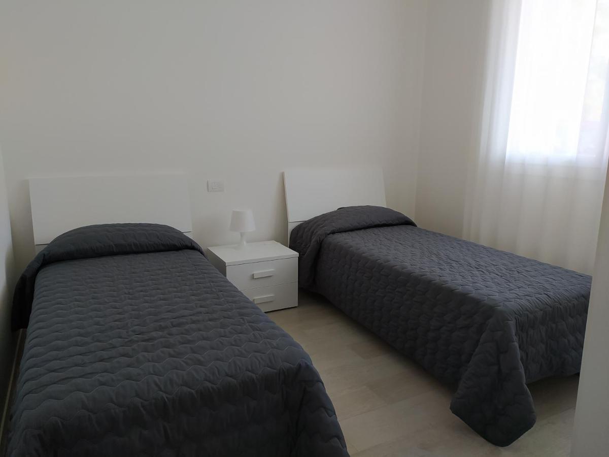 Jesolo Appartamenti F2 - Black And White Экстерьер фото