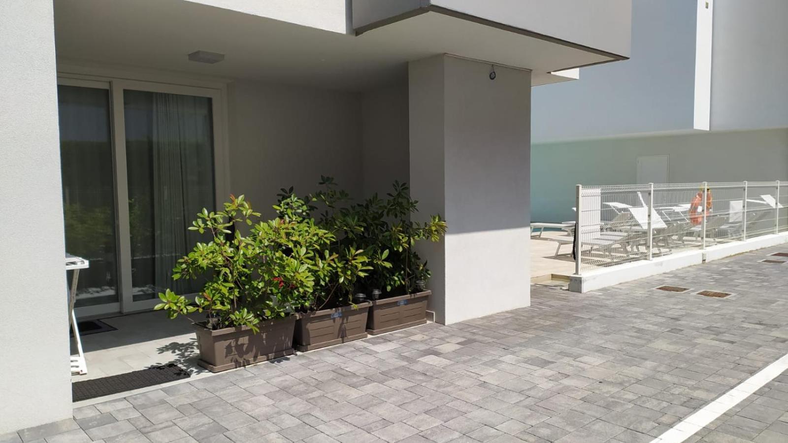 Jesolo Appartamenti F2 - Black And White Экстерьер фото